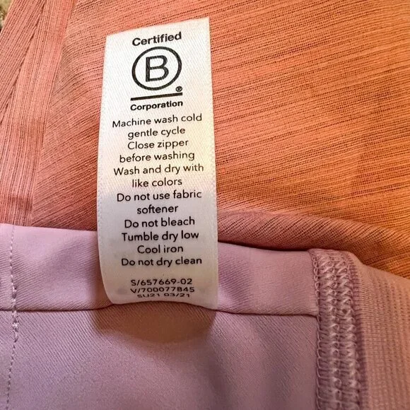 🏷️ NWT Athleta Women's Run With It Textured 3.5" Shorts Begonia Pink Size 1X - Picture 4 of 8